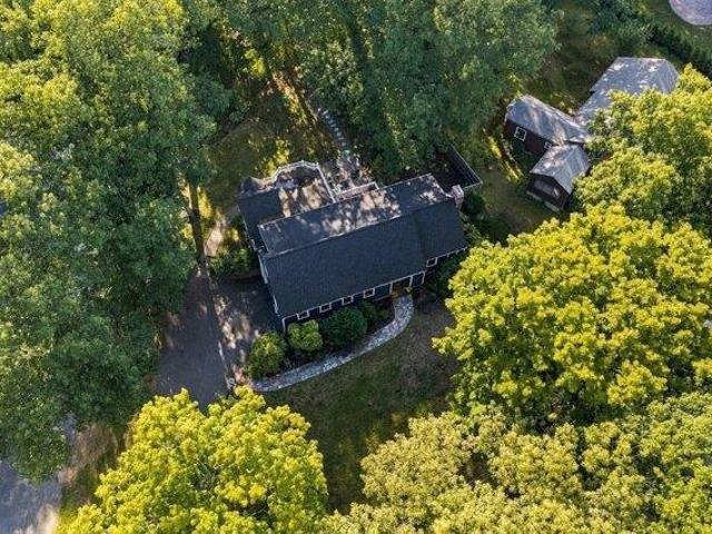 house with 5 bedroom, Reading MA ES105613389