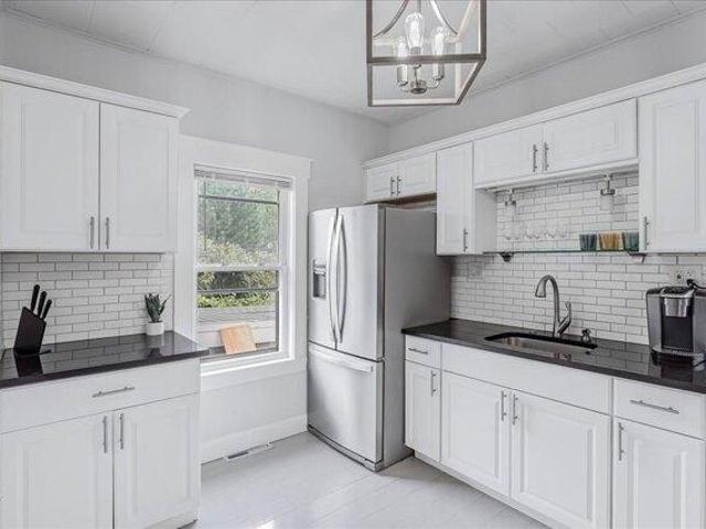 house with 5 bedroom, Revere MA ES105427317