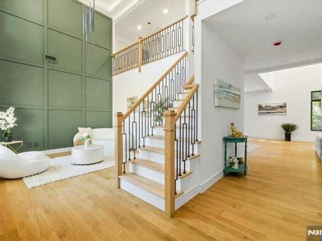 house with 5 bedroom, River Edge NJ ES105692555