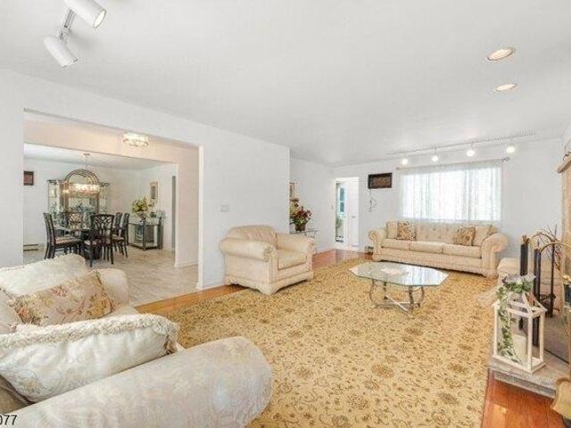 house with 5 bedroom, Rutherford NJ ES105609740