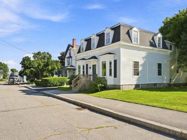 house with 5 bedroom, Saco ME ES105831170