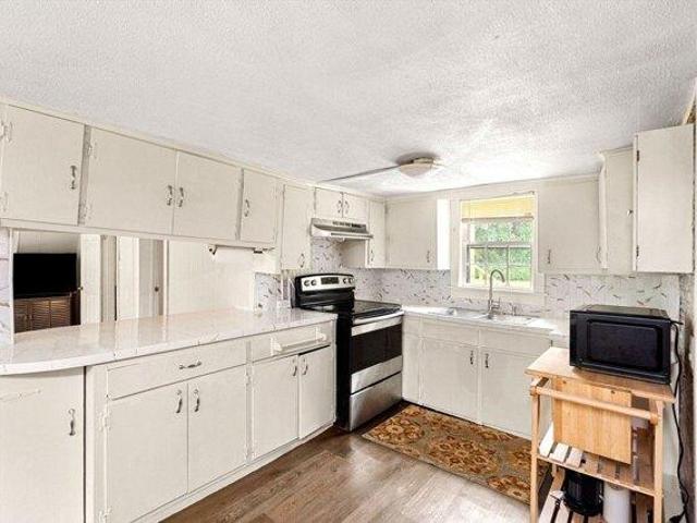 house with 5 bedroom, Shirley MA ES105402172