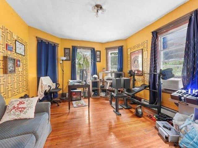 house with 5 bedroom, Somerville MA ES105402510