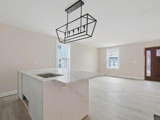 house with 5 bedroom, Somerville MA ES105474979