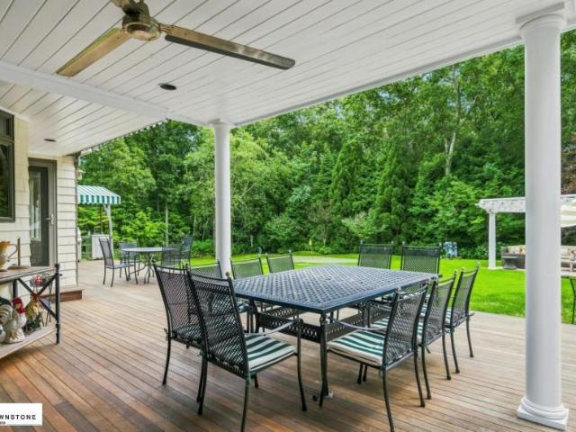 house with 5 bedroom, SOUTHAMPTON NY ES105364796