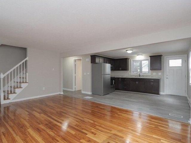 house with 5 bedroom, Springfield MA ES105367308