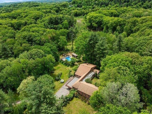 house with 5 bedroom, Stow MA ES105475882