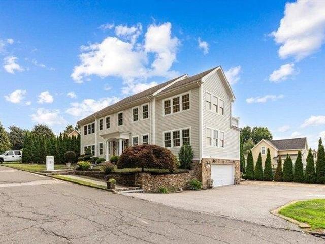 house with 5 bedroom, Stoneham MA ES104479429