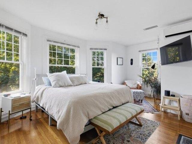 house with 5 bedroom, Stoneham MA ES105548630