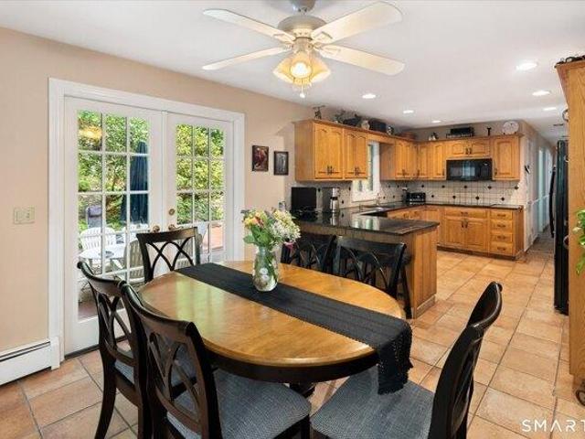 house with 5 bedroom, Stamford CT ES105440202