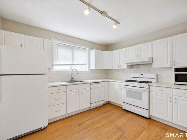 house with 5 bedroom, Stamford CT ES105533660