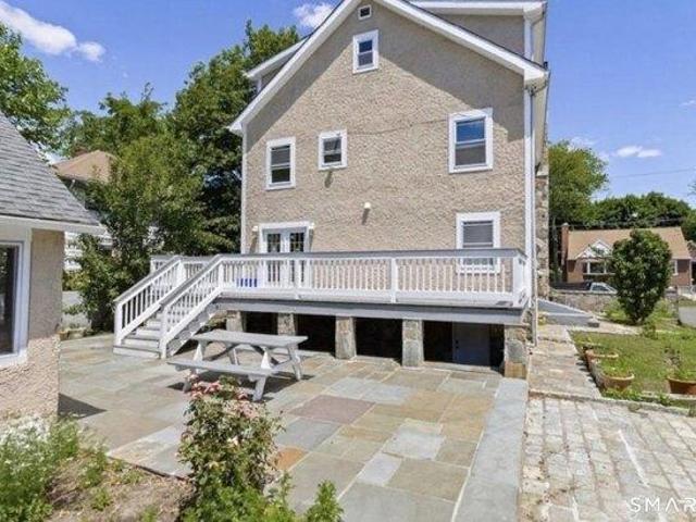 house with 5 bedroom, Stratford CT ES105648785