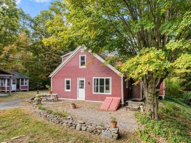 house with 5 bedroom, Sturbridge MA ES105124006