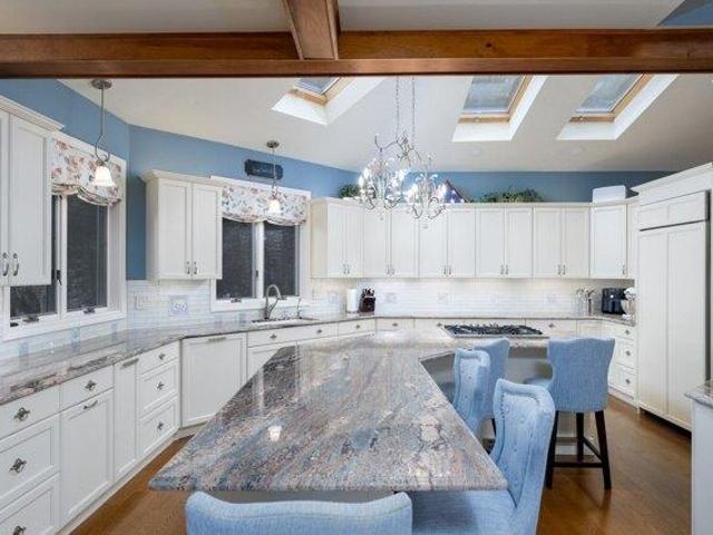 house with 5 bedroom, Sturbridge MA ES105649140
