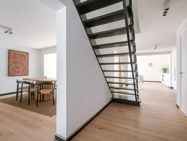 House with 5 bedrooms + large garden in the heart of