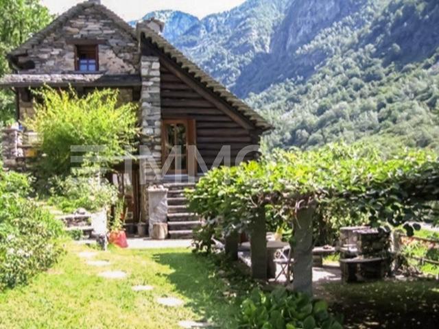 House with 6.5 rooms on sale in Menzonio 134 m² | dreamo. Ch