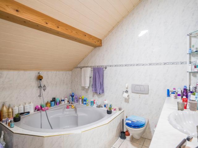 House with 6.5 rooms on sale in Chézard St Martin 150 m² | dreamo. Ch