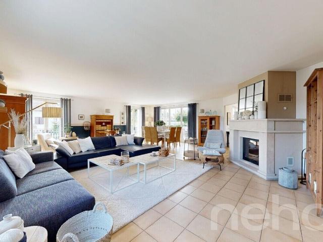 House with 6.5 rooms on sale in Thielle 358 m² | dreamo. Ch