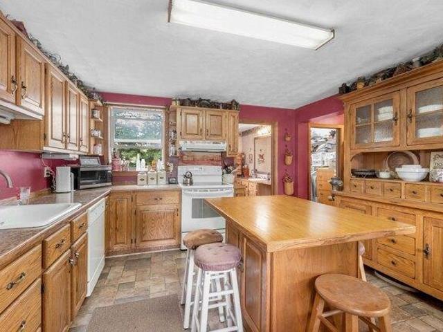 house with 6 bedroom, Templeton MA ES105419235