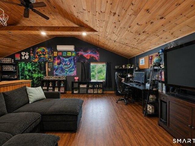 house with 6 bedroom, Thompson CT ES105438497