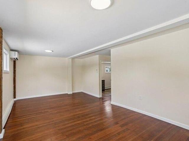 house with 6 bedroom, Uxbridge MA ES105630866