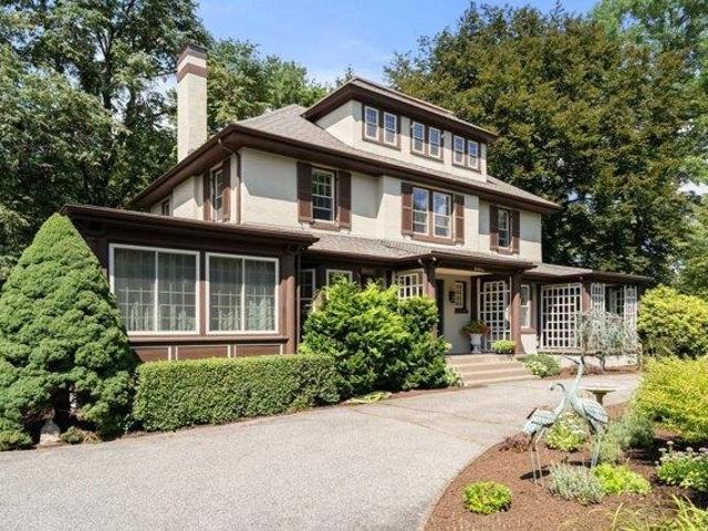 house with 6 bedroom, Walpole MA ES105533556