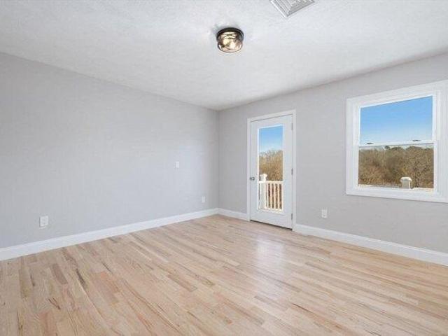 house with 6 bedroom, Warren RI ES104808407