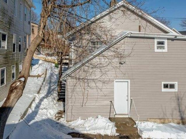 house with 6 bedroom, Waterbury CT ES105473591