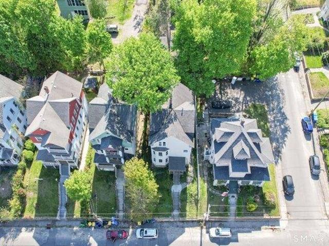 house with 6 bedroom, Waterbury CT ES105515355