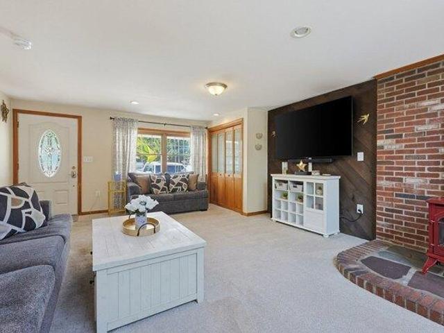 house with 6 bedroom, Weymouth MA ES105511337