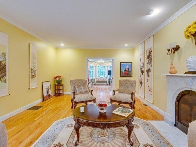 house with 6 bedroom, Winchester MA ES105633343