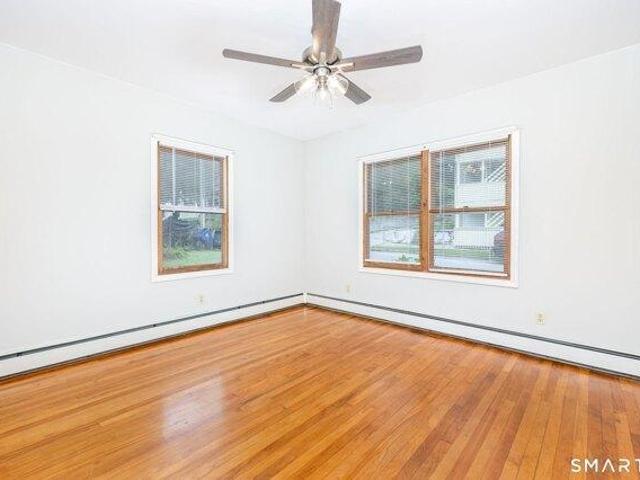 house with 6 bedroom, Windham CT ES105574051