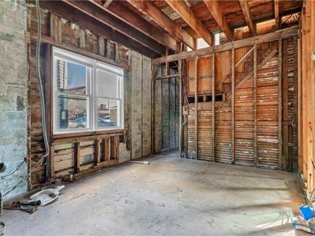 house with 6 bedroom, Woonsocket RI ES104850258