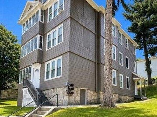 house with 6 bedroom, Worcester MA ES104406456