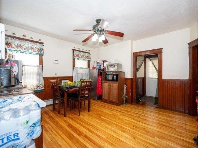 house with 6 bedroom, Worcester MA ES104443738