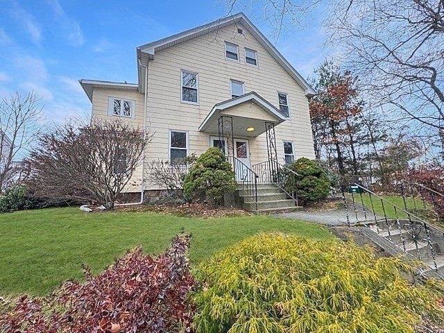 house with 6 bedroom, Worcester MA ES104513241