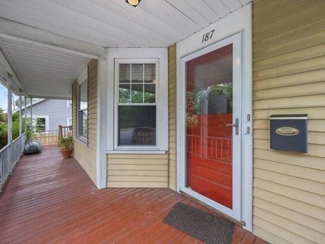 house with 6 bedroom, Worcester MA ES105404377