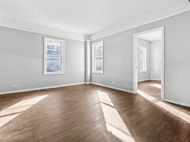 house with 6 bedroom, Worcester MA ES105365719