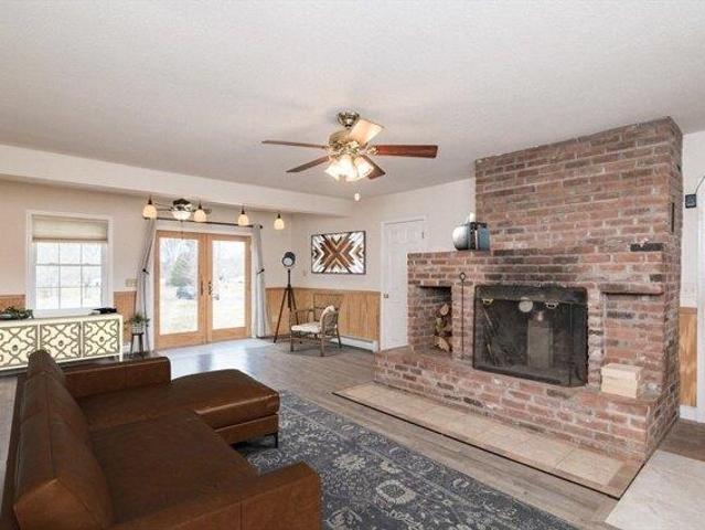 house with 6 bedroom, Amherst MA ES104514112