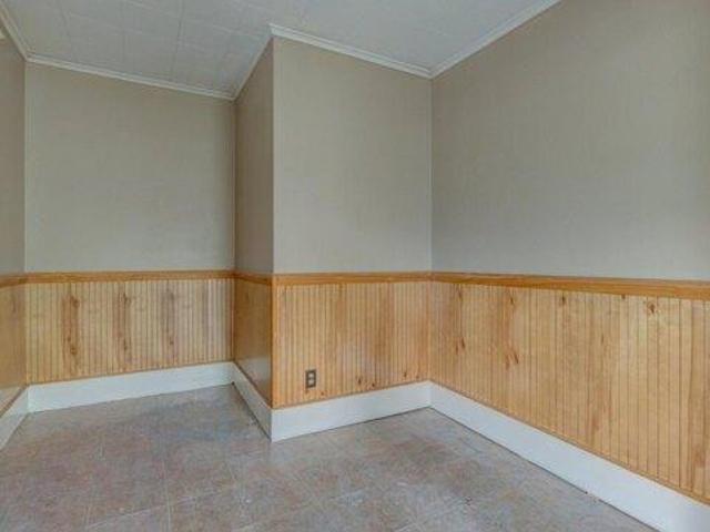house with 6 bedroom, Amsterdam NY ES105291841