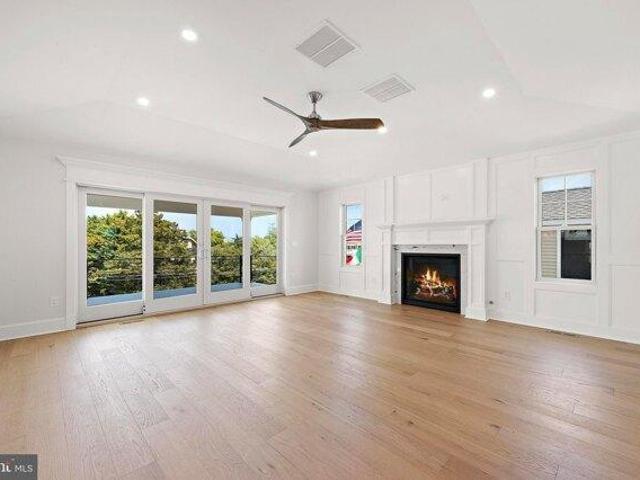house with 6 bedroom, Barnegat Light NJ ES105293879
