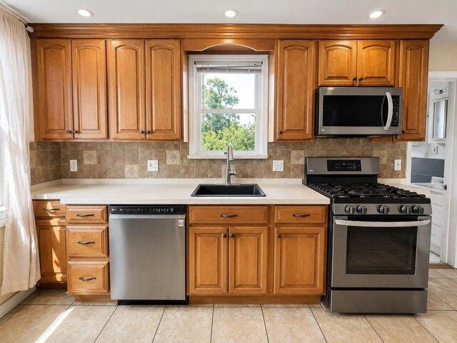 house with 6 bedroom, Bayonne NJ ES105257012