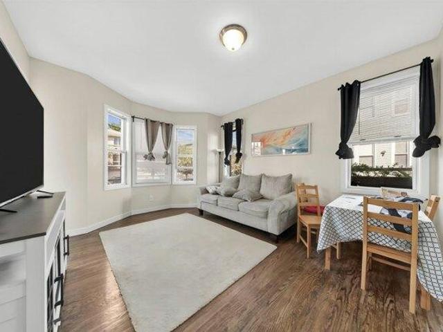 house with 6 bedroom, Bayonne NJ ES105278577