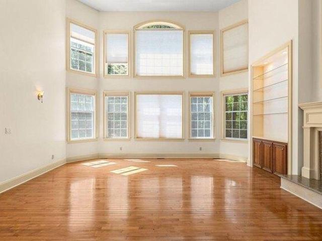 house with 6 bedroom, Bedford NH ES104409464
