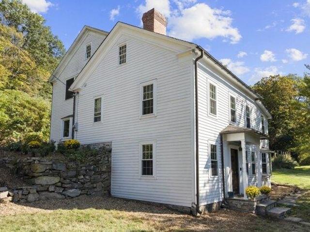house with 6 bedroom, Bethel CT ES105550336