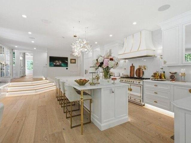 house with 6 bedroom, Beverly MA ES103809494