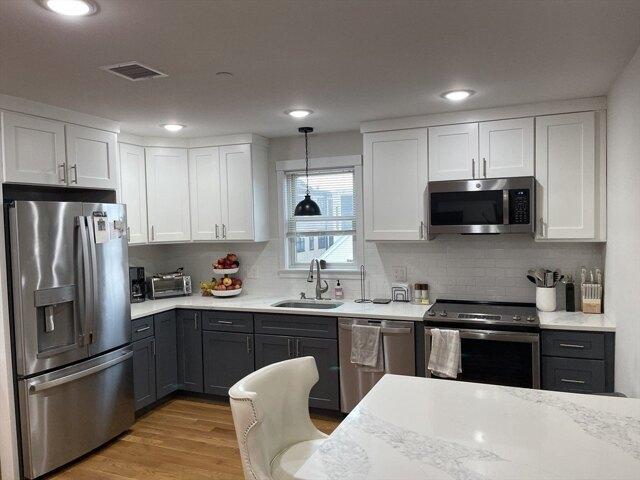house with 6 bedroom, Boston MA ES105403001