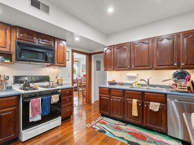 house with 6 bedroom, Boston MA ES105514979