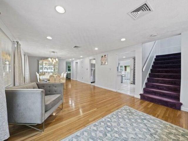 house with 6 bedroom, Boston MA ES105612266
