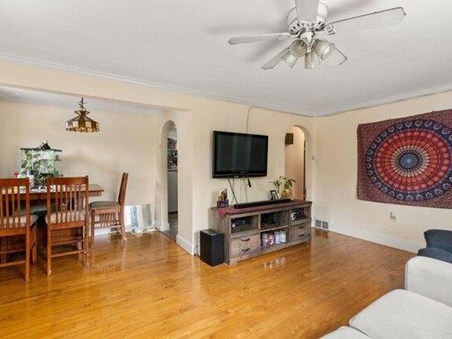 house with 6 bedroom, Boston MA ES105629801